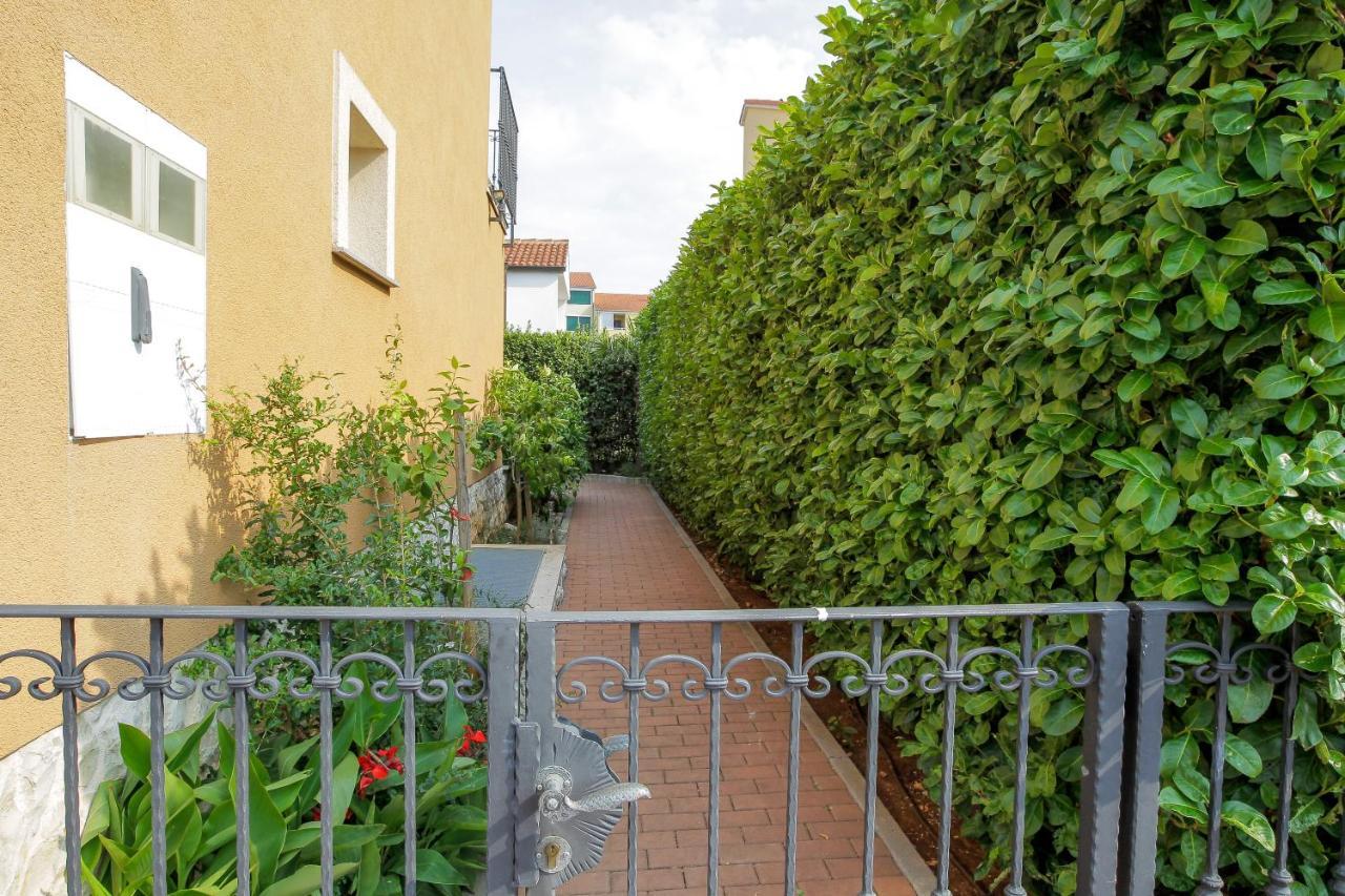 Rougemarin Apartments Biograd Na Moru Exterior foto